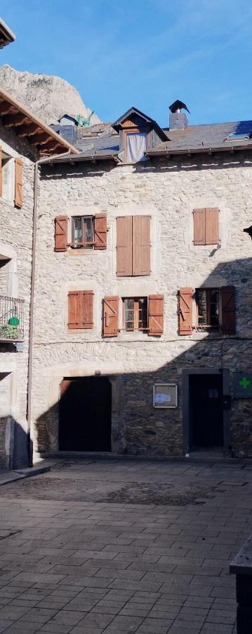 Apartamento Centro Benasque Bagian luar foto