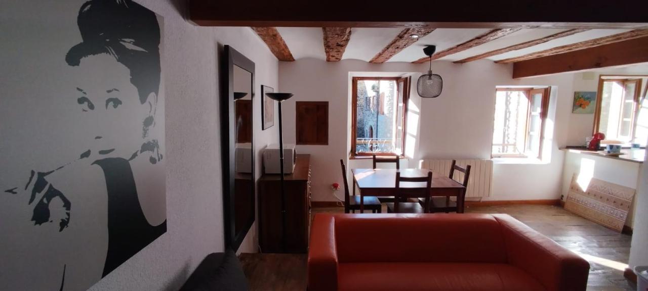 Apartamento Centro Benasque Bagian luar foto
